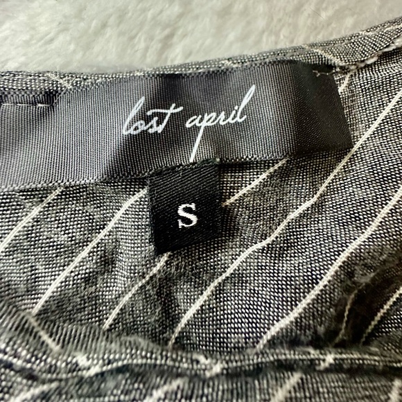 Lost April Womens Striped V-Neck Spaghetti Cross Back Tank Top Gray Size Small - Picture 3 of 3